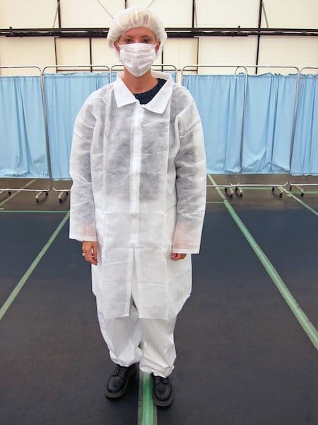 02-Artist-Eva-Mattes-getting-ready-to-enter-the-Zone