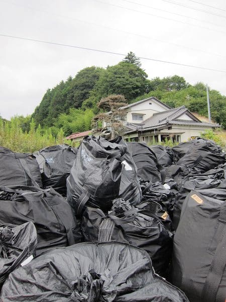 07-Bags-of-nuclear-waste-in-the-Fukushima-Exclusion-Zone