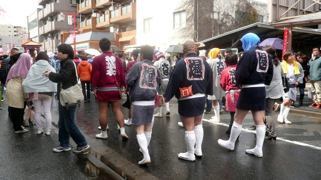 Tenues traditionelles de porteurs de mikoshi