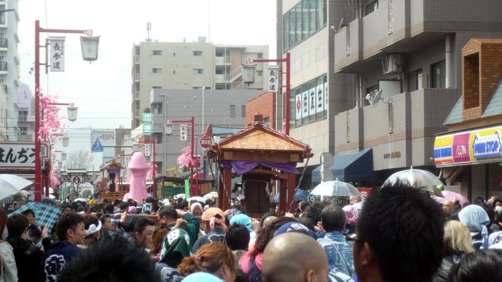 Les trois mikoshi