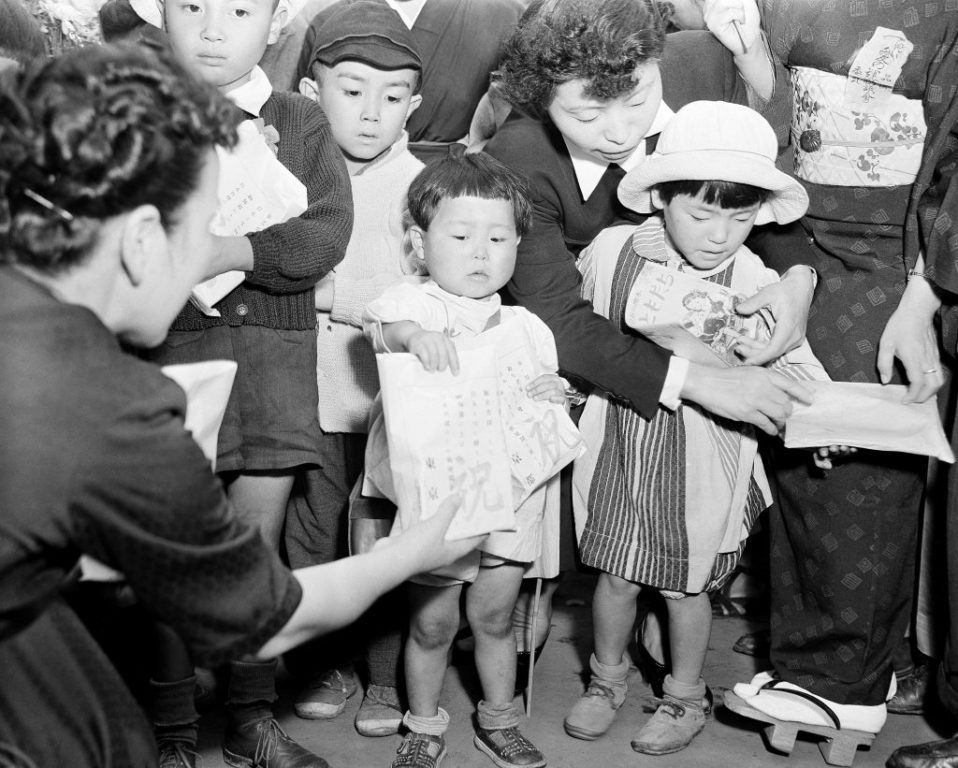 The-first-shipment-of-repatriates-to-arrive-in-Tokyo-1024x821