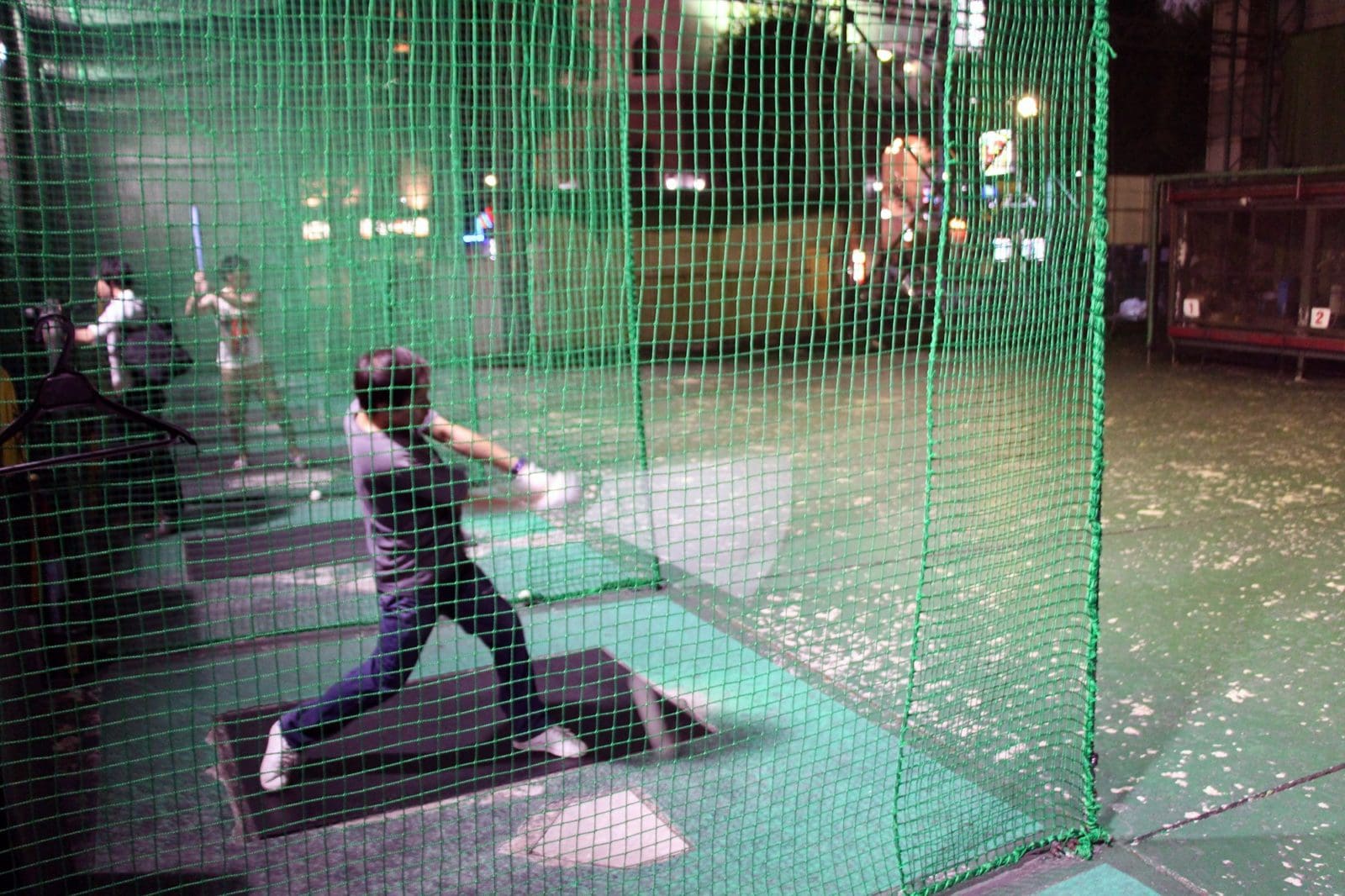 Au Japon, les batting center vous permette de travailler votre swing de