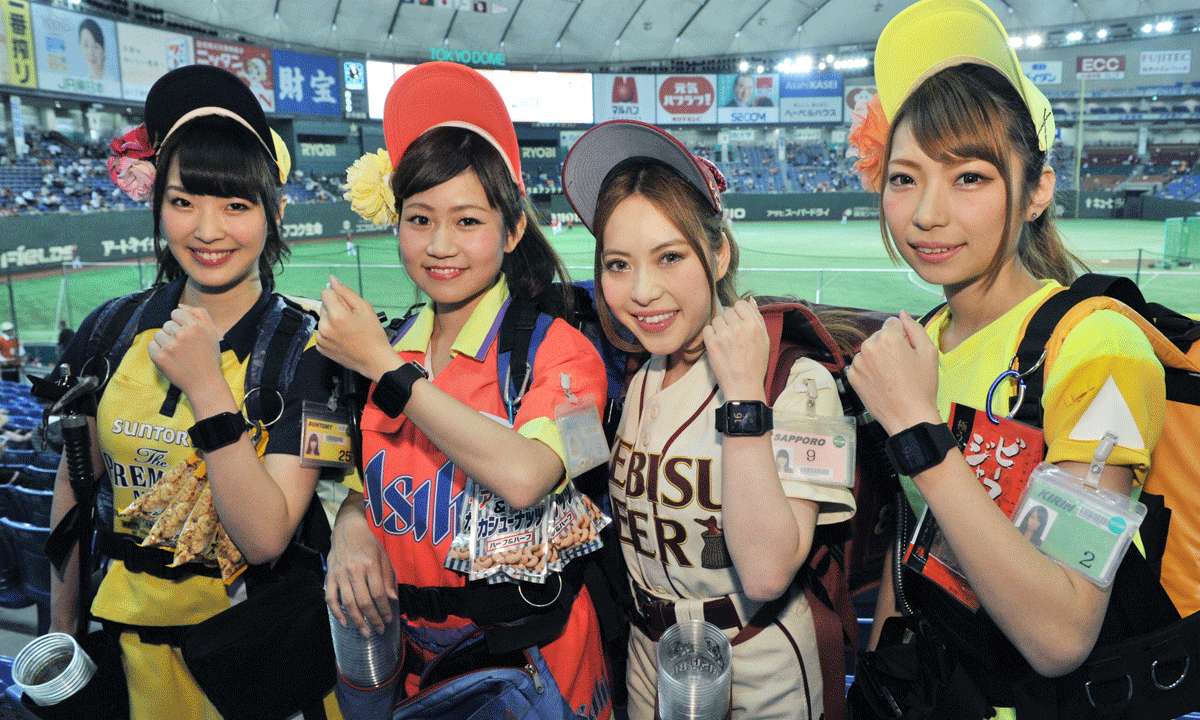 [Image: Baseball-japon-vendeuse-biere-kawaii_18.jpg]