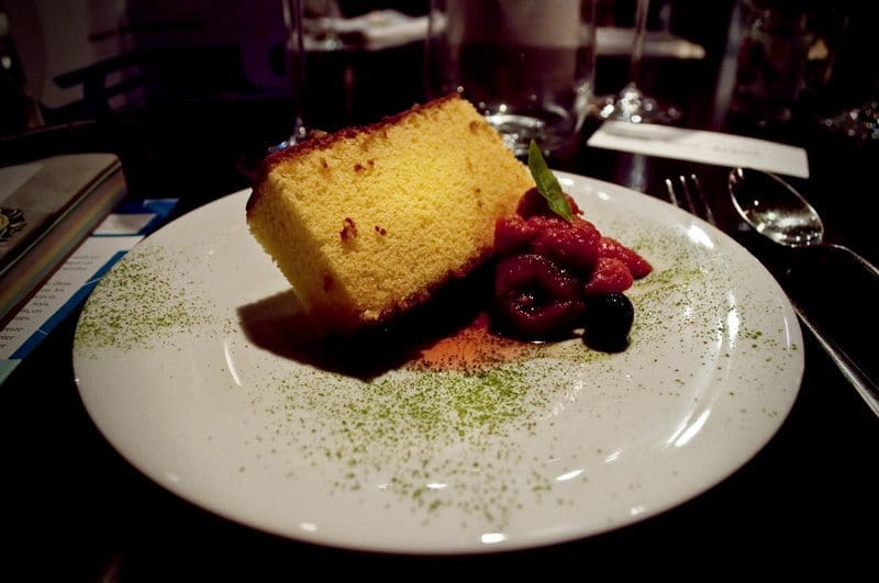 Le Castella (gâteau éponge), le gâteau le plus populaire au Japon, importé par les portugais au XVIème siècle. Son grand frère portugais le plus proche est le Pão de Ló.