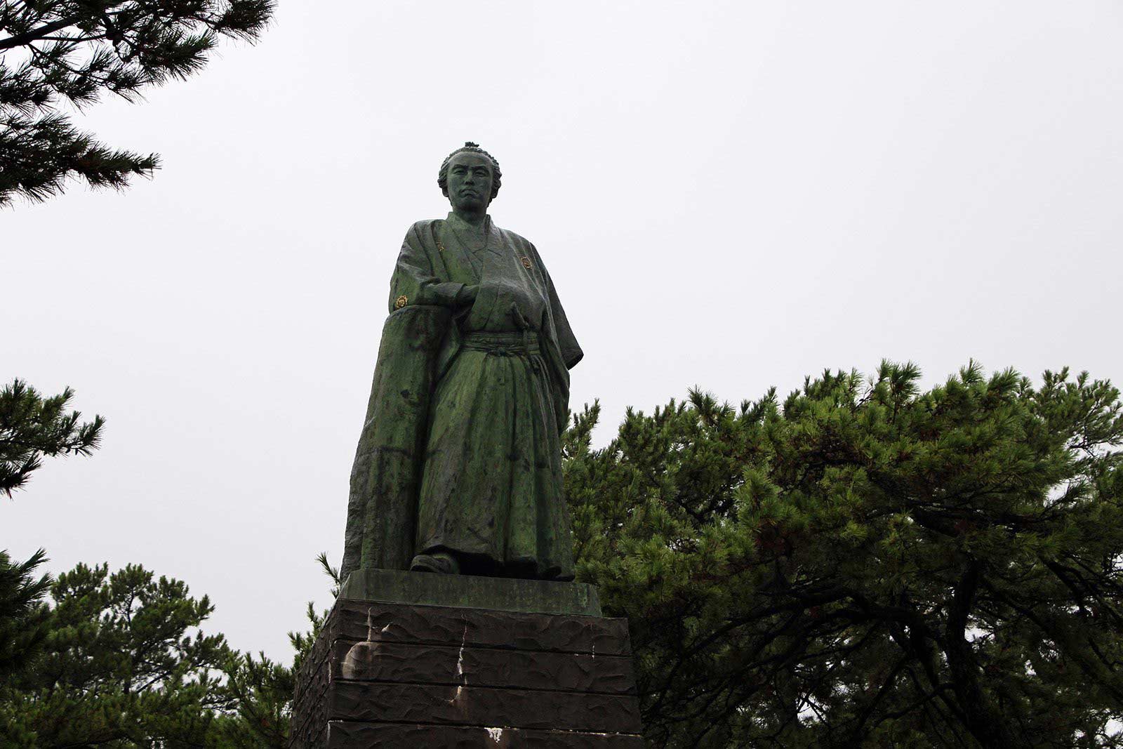 sakamoto-ryoma-statue_1